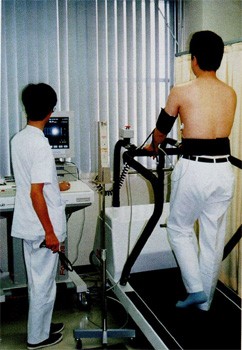 図４：運動負荷試験（トレッドミル）