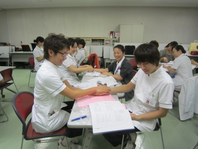 癒しのひととき アロマハンドマッサージ 看護部ブログ