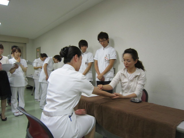 癒しのひととき アロマハンドマッサージ 看護部ブログ