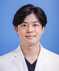 込山 和毅